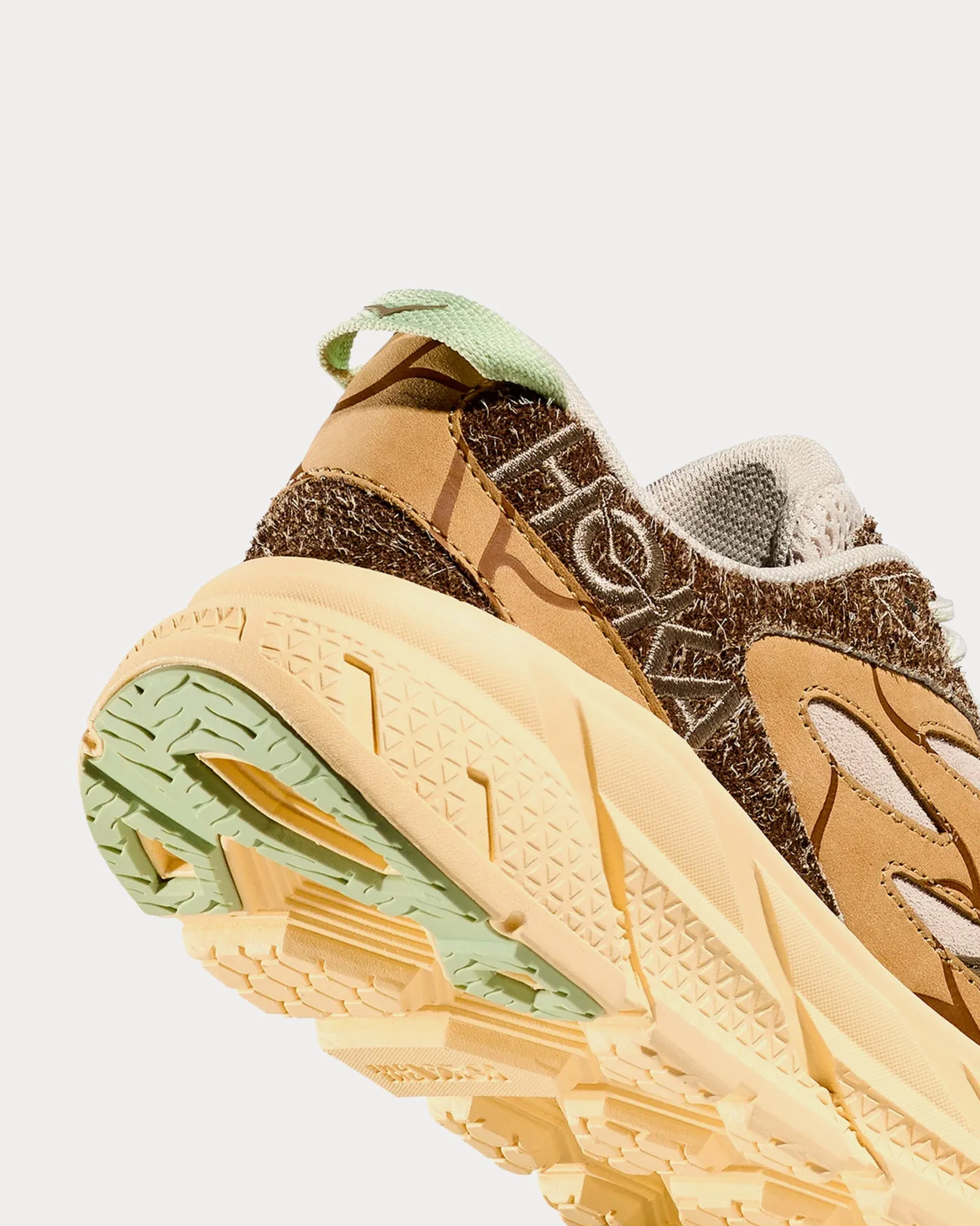 Elite Terrain System Clifton L Suede Oat Milk / Pollen Running Shoes