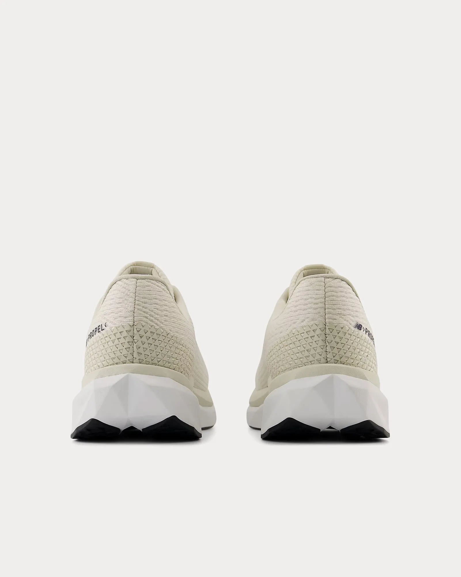 FuelCell Propel v5 Linen / NB Navy / Neo Flame Running Shoes