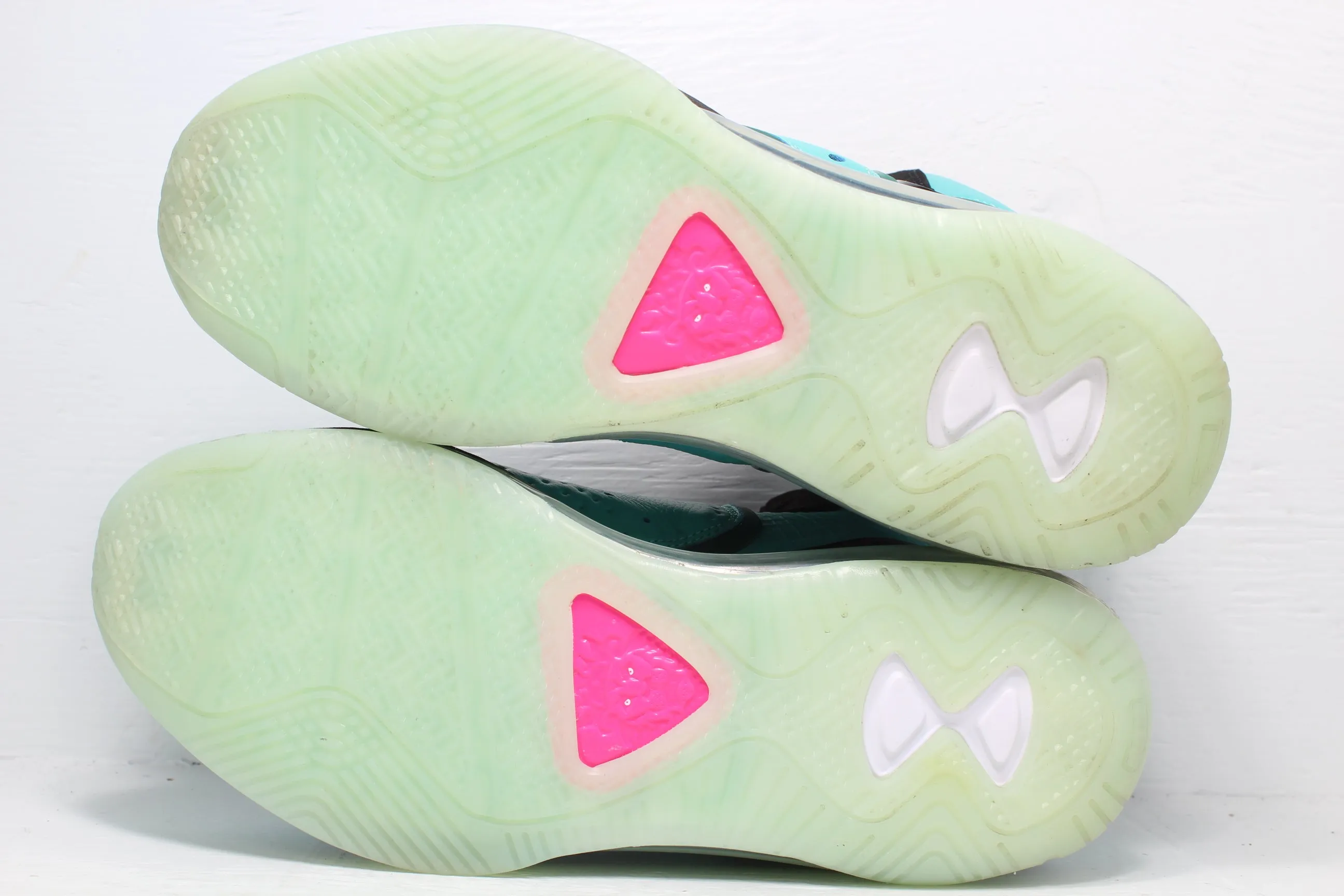 Nike LeBron 8 South Beach (Pre-Heat)