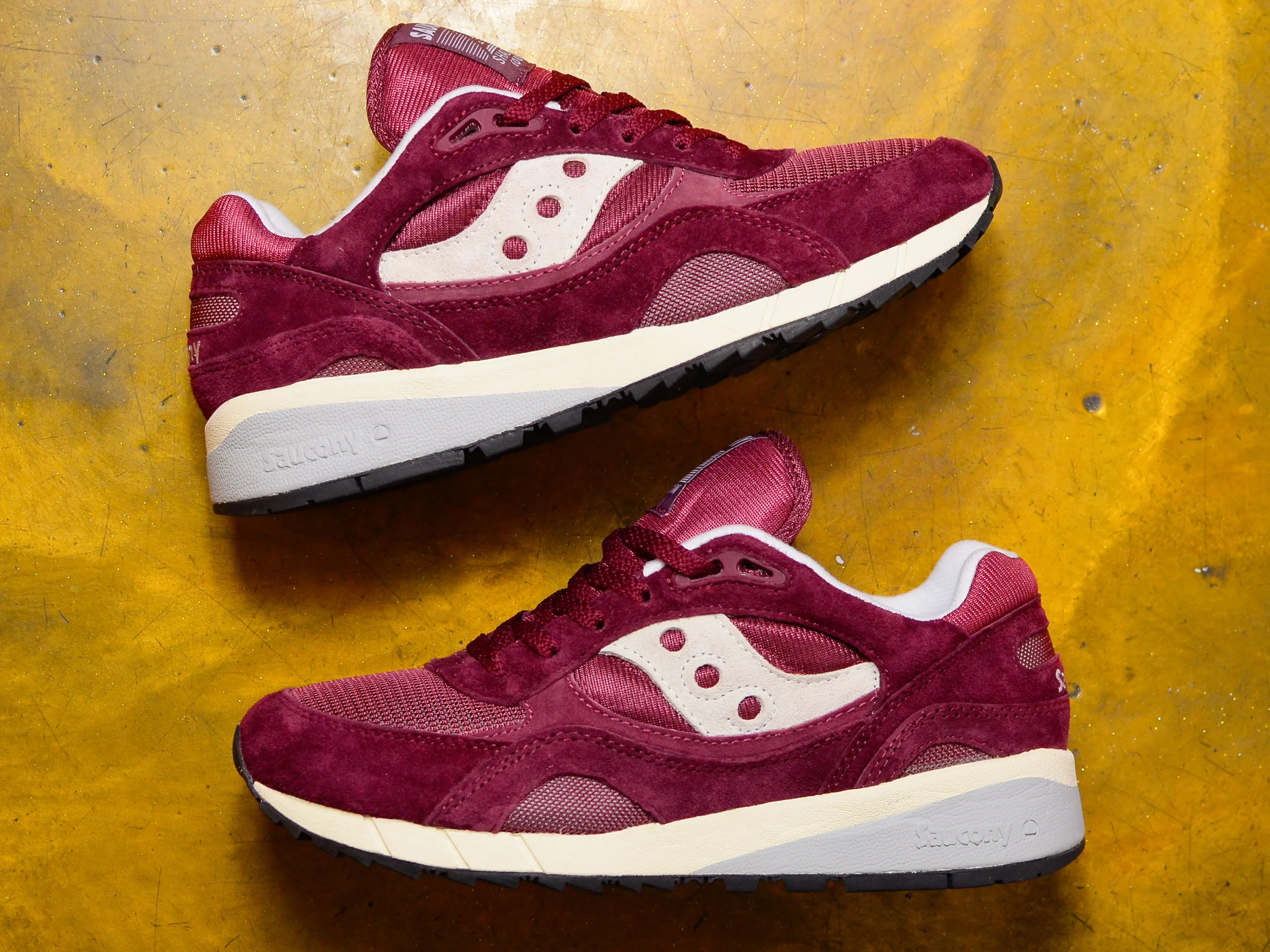 Shadow 6000 - Burgundy