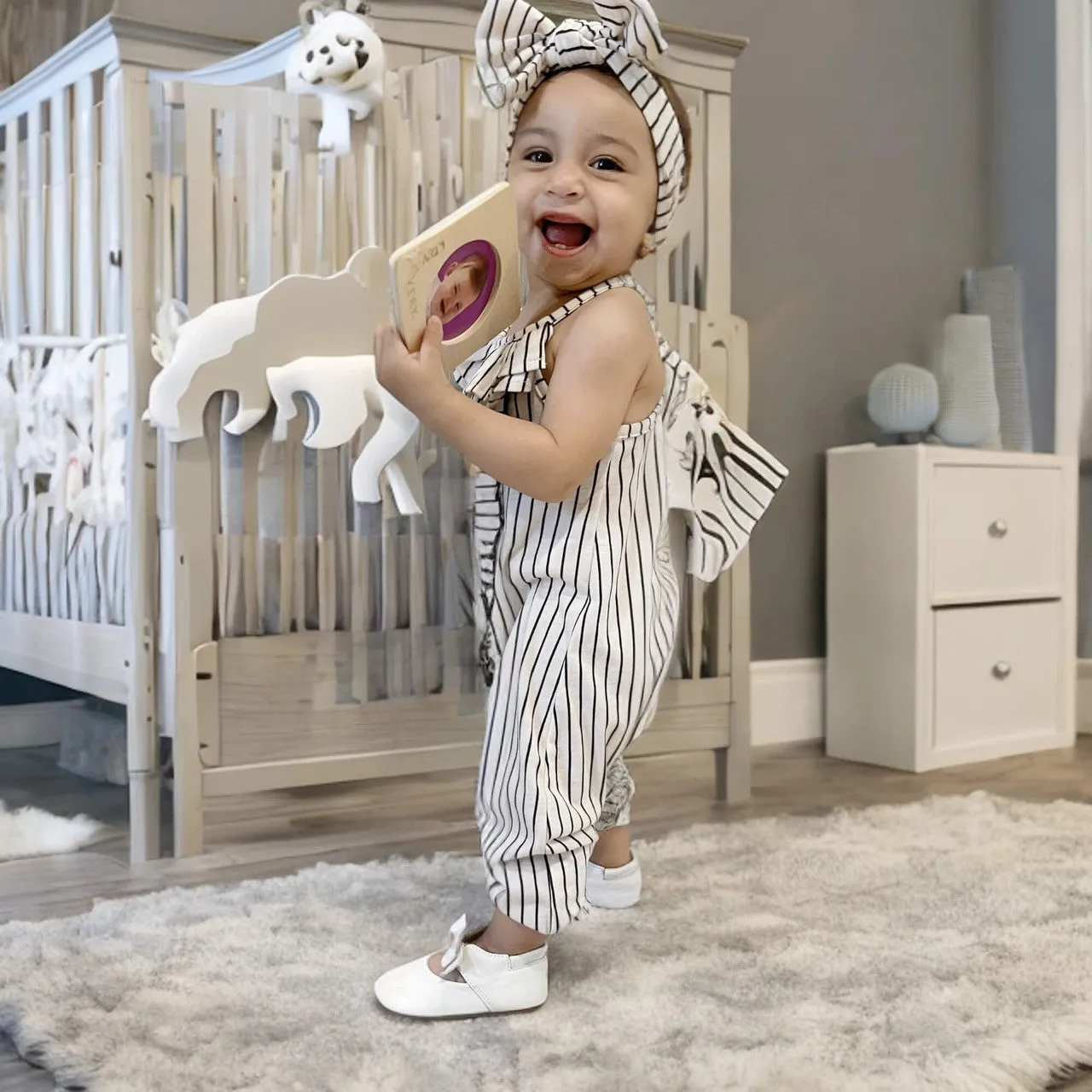Sofia First Kicks White